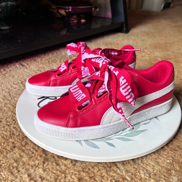 PUMA WOMEN'S BASKET HEART DE
SNEAKERS BOW LACES. - Picture 11 of 17
